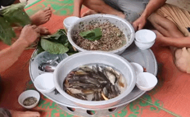 Loạt đặc sản Việt "nhảy tanh tách" trong miệng thực khách khi thưởng thức