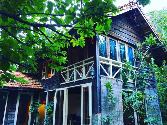 Le Bleu – The Vintage wooden house