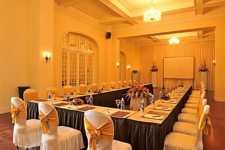 Khách sạn Dalat Palace - Khách sạn tiêu chuẩn 5 sao