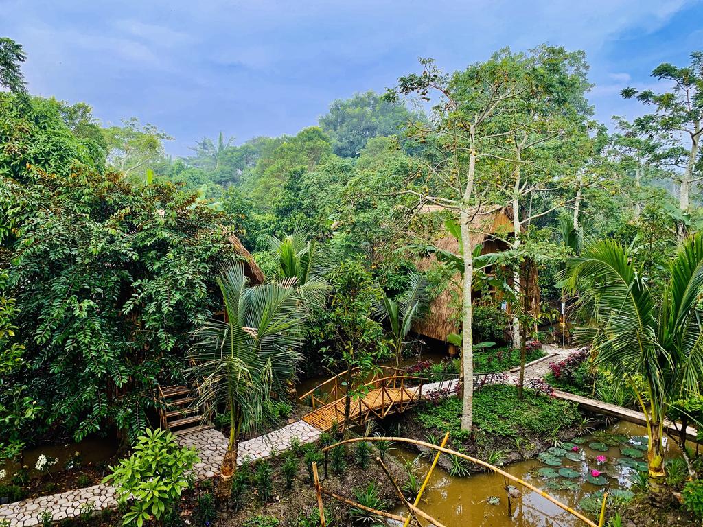  Bamboo Eco Village