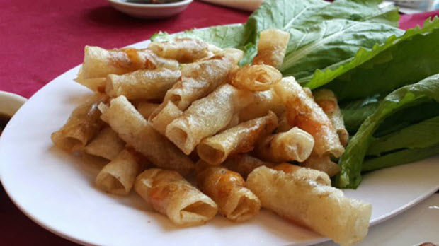 Crunchy shrimp spring rolls in Binh Dinh martial land