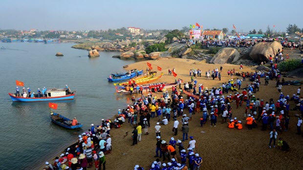  Lễ hội truyền thống sông nước Đà Nông
