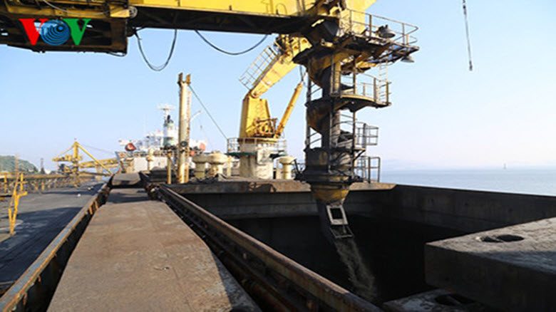 Quảng Ninh: 33.700 tấn than “xông cảng” đầu năm Bính Thân