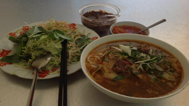 3 món Huế hấp dẫn cho bữa trưa ngày đông Hà Nội