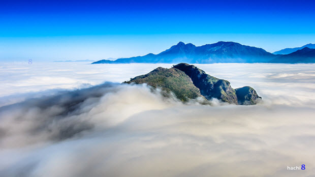 Đại dương mây trên đỉnh núi Muối