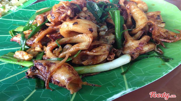 “Food Tour” hai ngày “càn quét” ẩm thực Huế 