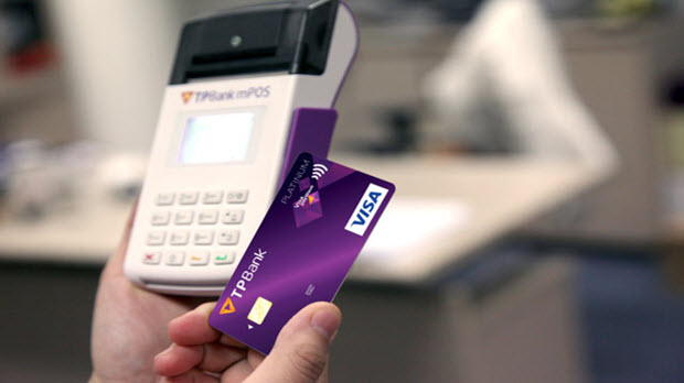  TPBank triển khai thẻ Visa payWave "chạm nhẹ là thanh toán"
