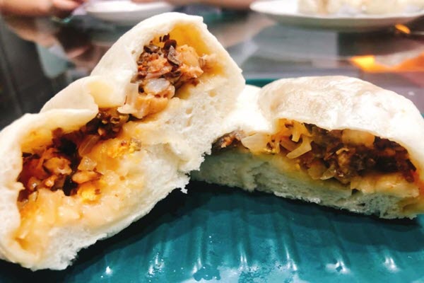 Bánh bao là món ăn đường phố ngon nhất Việt Nam