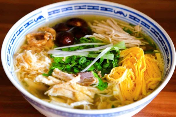 A dish typical of Hanoi’s delicate culinary style