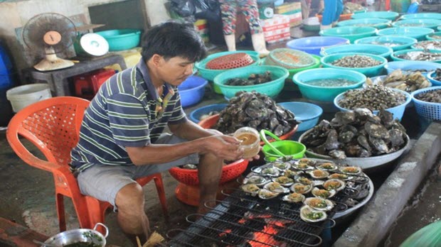 Chợ hải sản 'ăn liền' nổi tiếng ở Cần Giờ