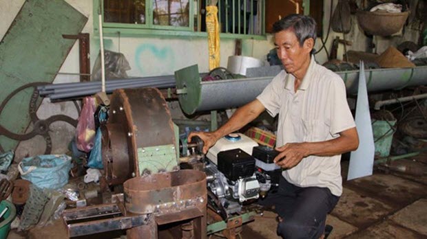 Tự tạo cơ hội: Kiếm tiền từ máy nông cụ