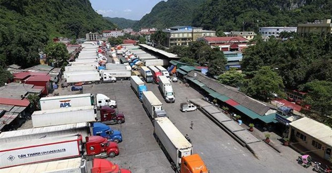 Lạng Sơn: Hàng nghìn tấn nông sản bị ùn ứ tại cửa khẩu Tân Thanh