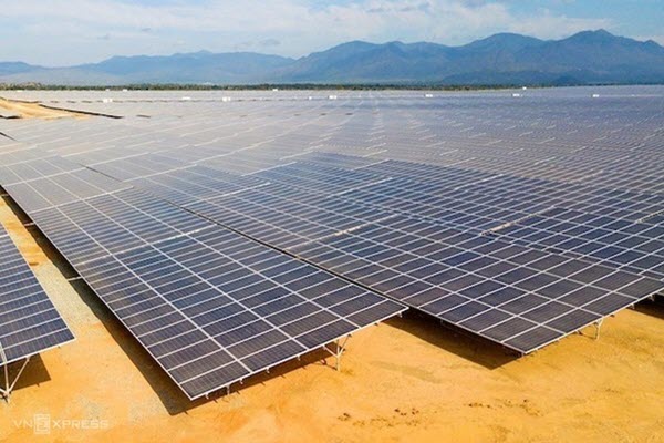 Các dự án điện mặt trời hút hàng chục nghìn tỷ vốn trái phiếu