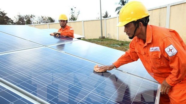 Anh hỗ trợ tài chính dự án phát triển điện mặt trời tại Việt Nam
