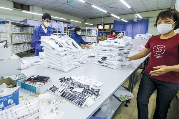 Doanh nghiệp Việt xoay trở “hàn gắn” đứt gãy thương mại