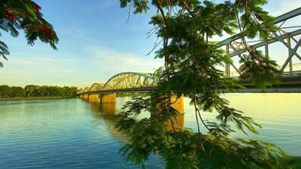 Mơ mộng dòng sông Hương xứ Huế