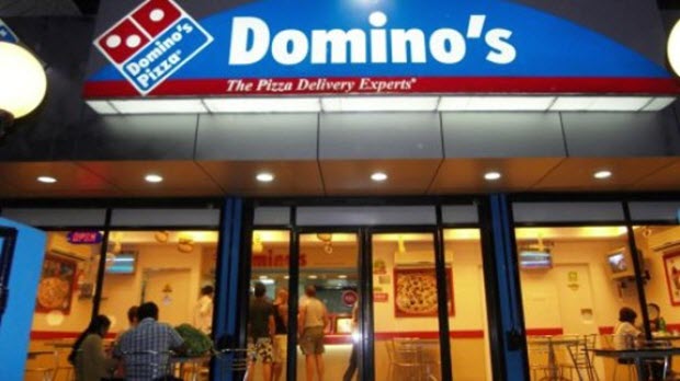  Sau Lotteria, đến Domino’s Pizza bị phạt vì bán thực phẩm quá “đát”