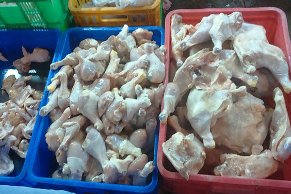 195.000 tấn thịt gà đông lạnh, giá chỉ 20.000 đồng/kg đã về Việt Nam