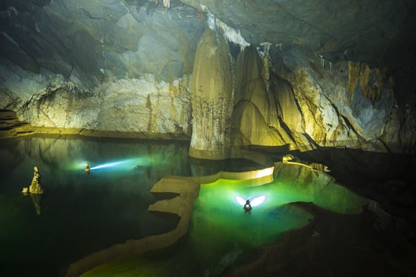 Những hang động đẹp và hút khách nhất Việt Nam được báo Tây bình chọn