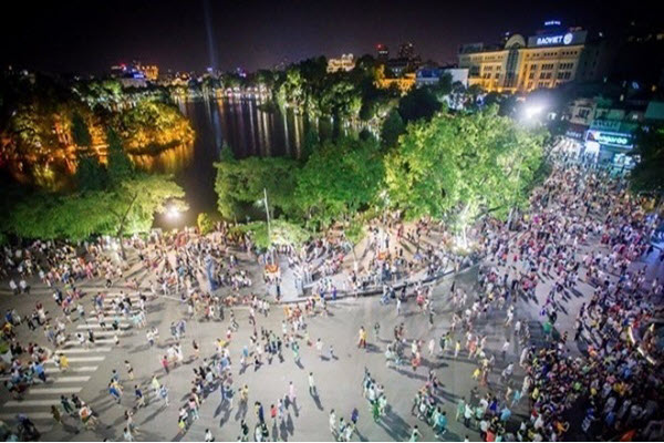 Hanoi to enhance nighttime businesses at some favorable locations