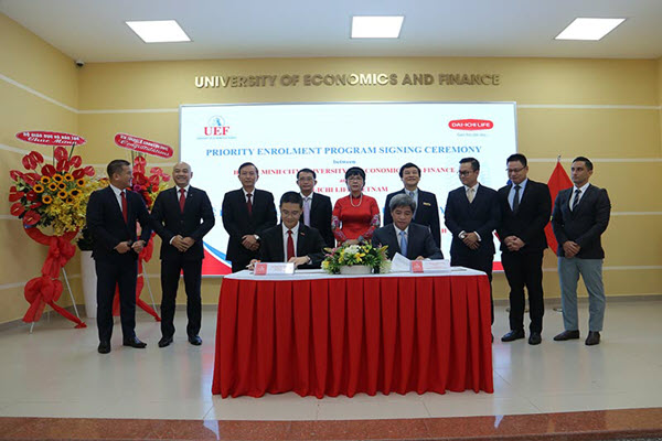 Dai-ichi Life Việt Nam và UEF ký kết hợp tác chương trình quyền ưu tiên tuyển sinh