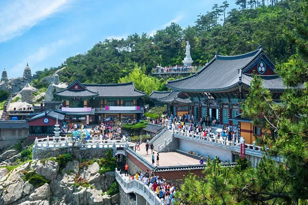 South Korea waives visa application fee for Vietnamese tourists