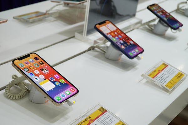 Thị phần smartphone tại Việt Nam đang phân chia ra sao?