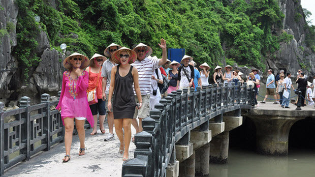 Khách quốc tế đến Việt Nam lại trên đà giảm, du lịch Việt tiếp tục tụt dốc so với khu vực?