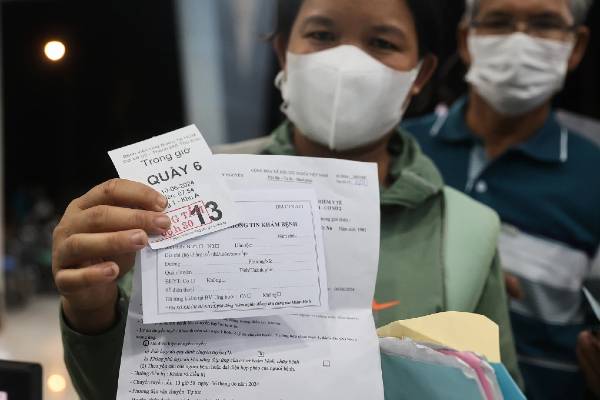 Từ 1/7, khám chữa bệnh trái tuyến được hưởng 100% BHYT