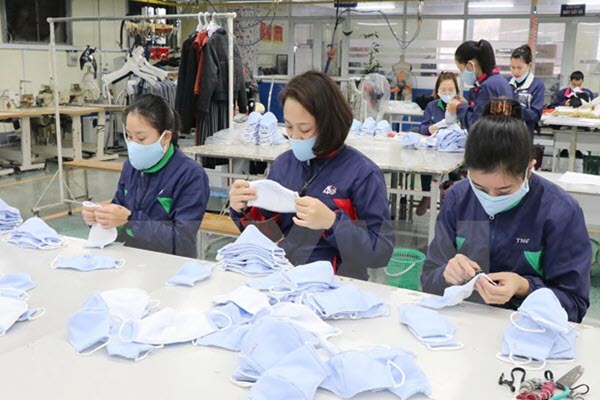 パンデミックの影響を受けた衣料品生産者が危機を乗り切る方法を見つける
