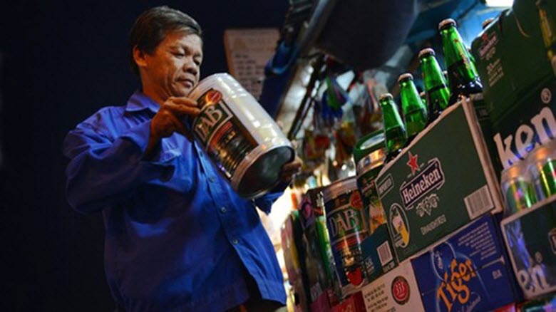 Cuộc đua khốc liệt lên “chiếu trên” của các hãng bia ngoại tại Việt Nam