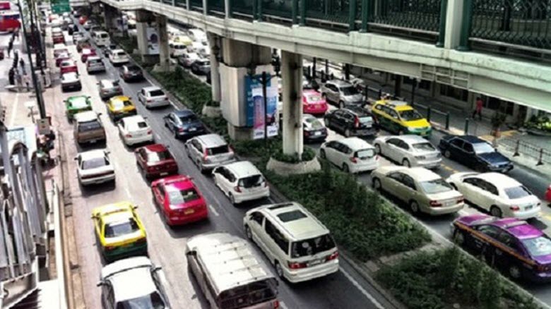 Thị trường ô tô Việt Nam chuyển động ngược với tình hình khu vực