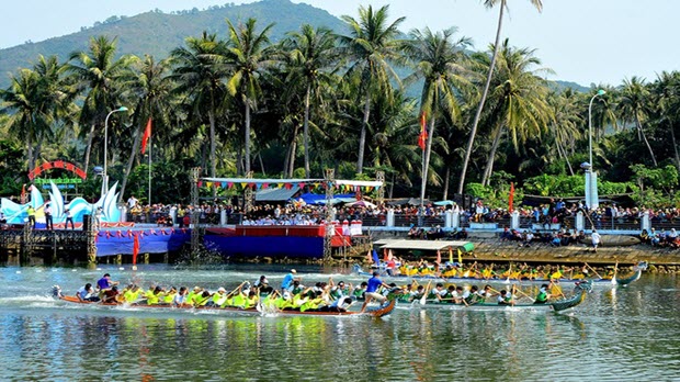 Lễ hội sông nước Tam Giang