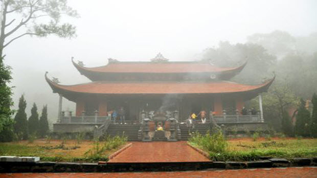 Ngoạn cảnh chùa Lôi Âm Tự - Quảng Ninh