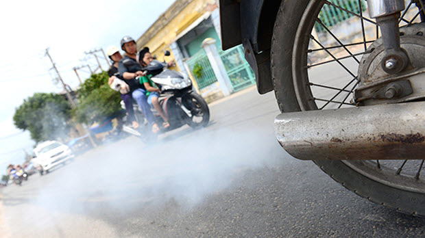  Người đi xe máy sắp phải kiểm định khí thải, phí dự kiến 60.000 đồng/xe/năm