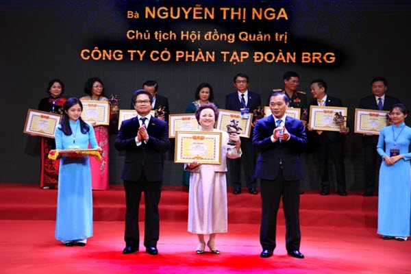 Bà Nguyễn Thị Nga - Chủ tịch Tập đoàn BRG: Doanh nhân Việt Nam tiêu biểu - Cúp Thánh Gióng 2019