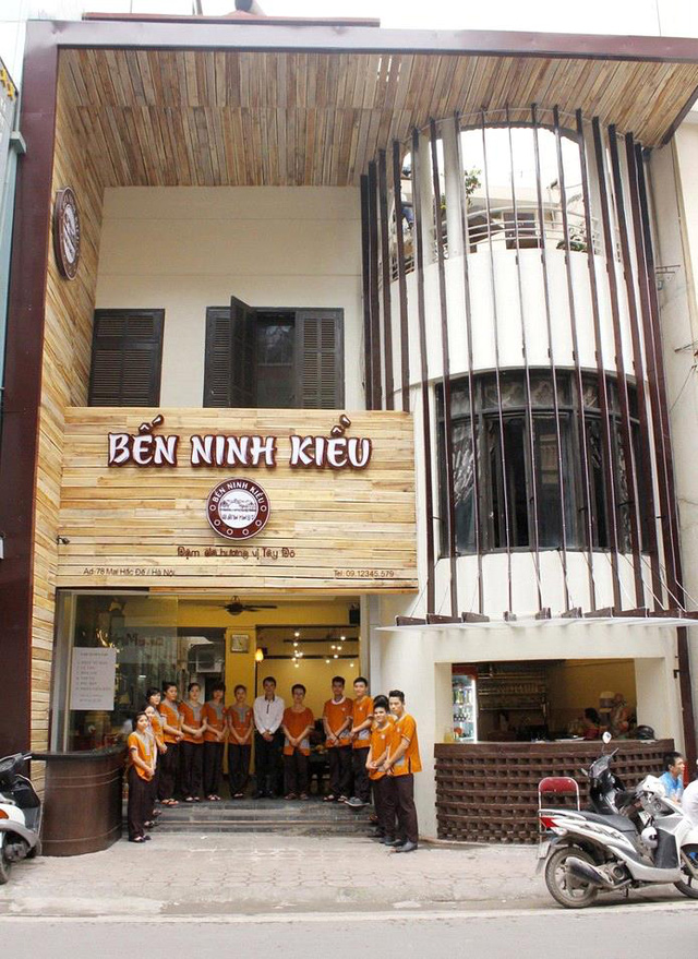 Nhà hàng Bến Ninh Kiều thanh toán tiền taxi cho khách dịp hè