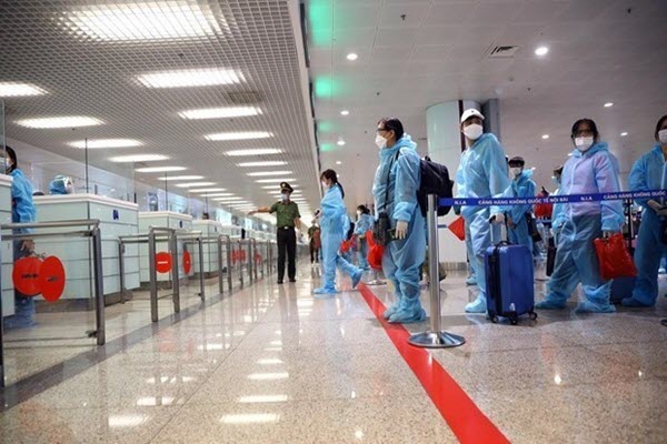 Hanoi to close airport to int’l arrivals amid resurgence of COVID-19