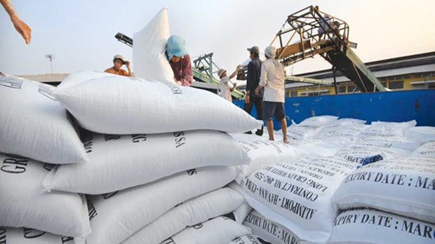 Trung Quốc giảm mua, xuất khẩu gạo Việt khó về đích