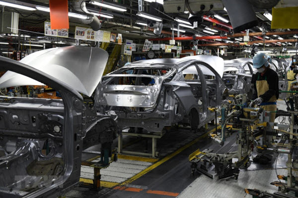 Nguy cơ đóng cửa, nhà máy ô tô xin giảm 50% thuế phí cho khách mua xe
