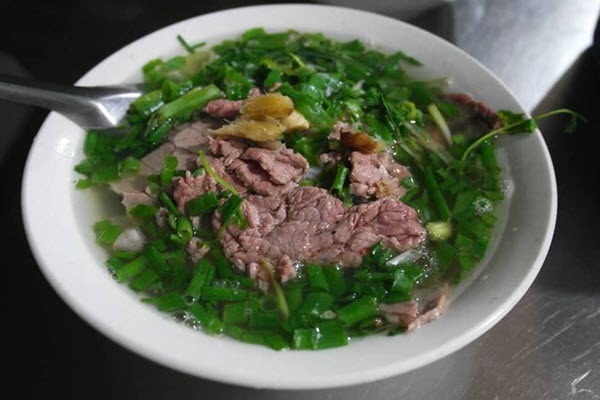 10 món ngon khó cưỡng ở Hà Nội, đến khách Tây cũng “mê như điếu đổ” 