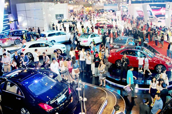 Kỷ lục lượng ô tô bán ra vượt hơn 50.000 xe trong tháng 11