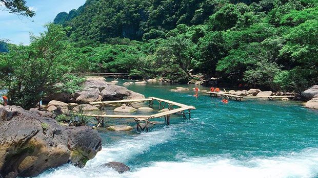  Có một “Cửu Trại Câu” đẹp mê hồn ngay tại Việt Nam