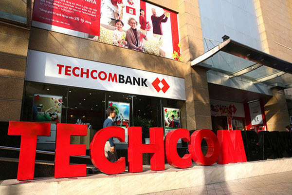 Techcombank bị hạ bậc tín nhiệm 