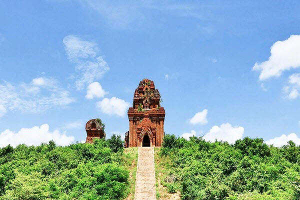 Nét đẹp tháp Chăm ở Bình Định