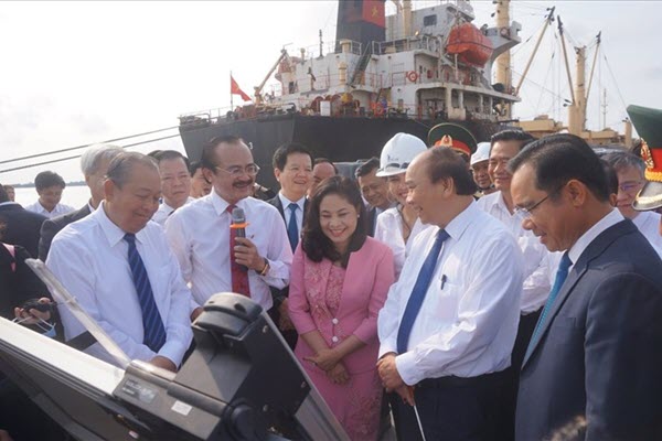 Thủ tướng Nguyễn Xuân Phúc dự khánh thành KCN cầu cảng Phước Đông