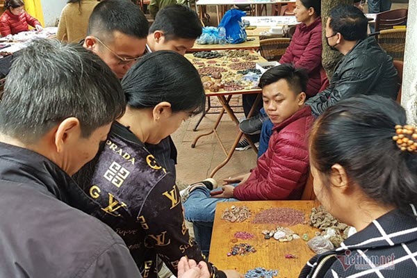 Tiết lộ của tay buôn đá quý tại khu chợ triệu đô giữa lòng Hà Nội