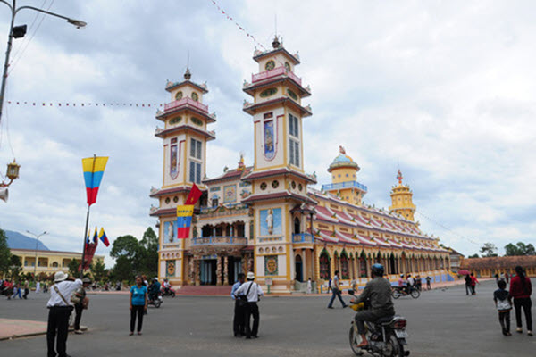 Thưởng ngoạn kiến trúc tòa thánh Tây Ninh
