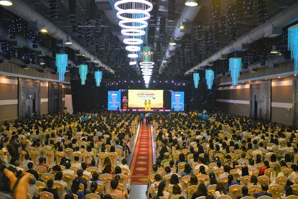 Trường Đại học Bà Rịa – Vũng Tàu long trọng tổ chức Lễ tốt nghiệp và trao bằng cho 1.443 Kỹ sư, Cử nhân