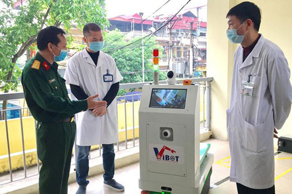 VIBOT-1aロボットは3〜5人の医療従事者を置き換えることができます